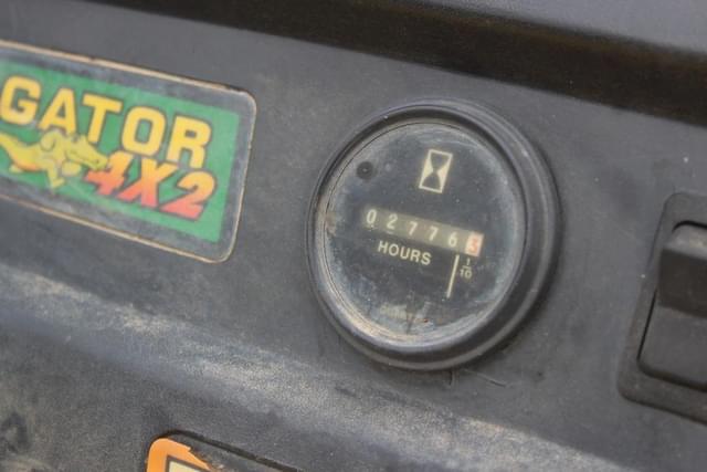 Image of John Deere Gator 4X2 equipment image 3