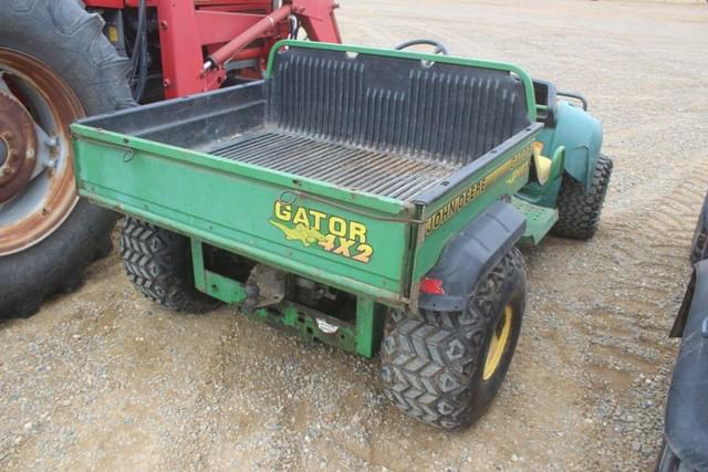 Image of John Deere Gator 4X2 equipment image 1