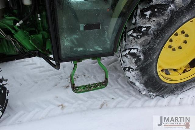 Image of John Deere 5100GN equipment image 4