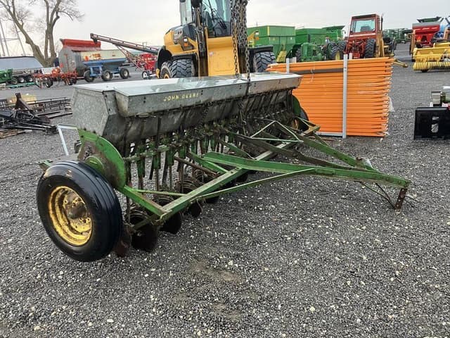 Image of John Deere B equipment image 1