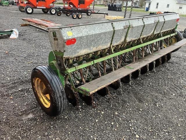 Image of John Deere B equipment image 4