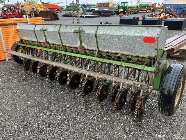 Image of John Deere B equipment image 2