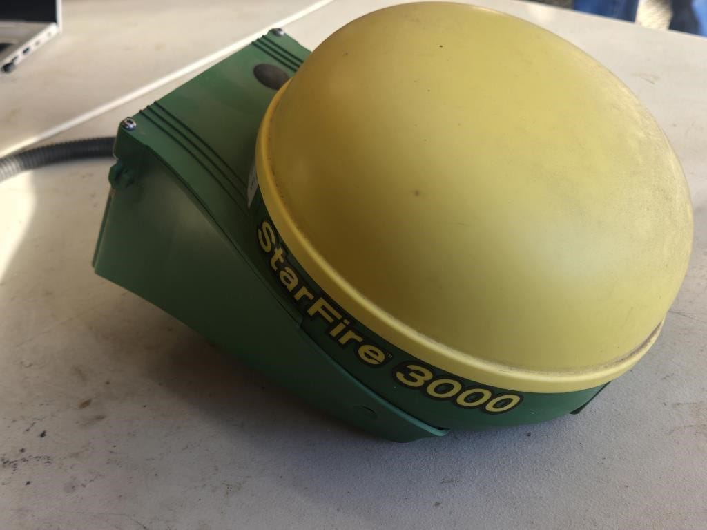John Deere StarFire 3000 Equipment Image0