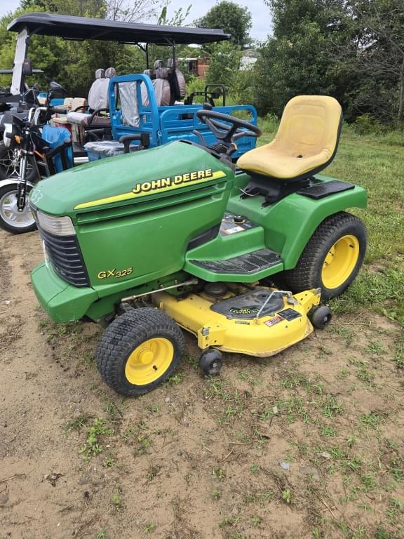 Image of John Deere GX325 equipment image 1