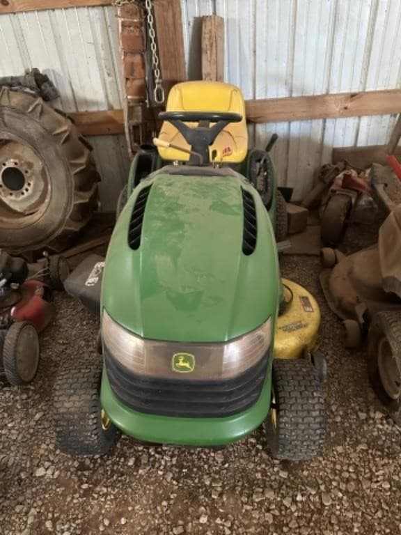 Image of John Deere L111 equipment image 1