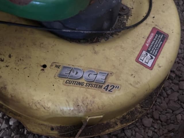 Image of John Deere L111 equipment image 4