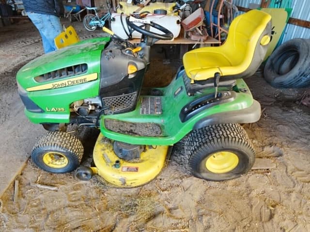 Image of John Deere LA135 equipment image 1