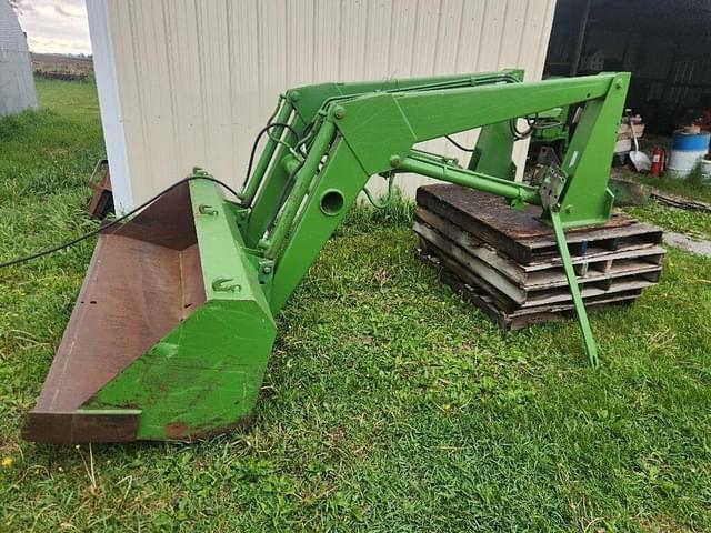 Image of John Deere 148 equipment image 1