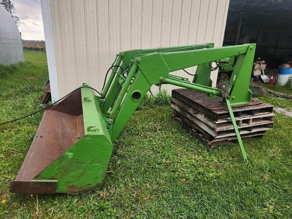 Image of John Deere 148 Primary image