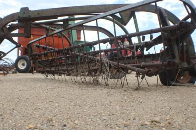 Image of John Deere LR2 equipment image 4