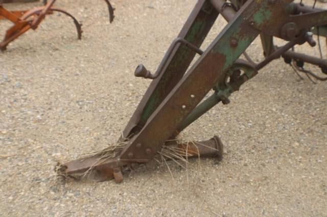 Image of John Deere LR2 equipment image 2