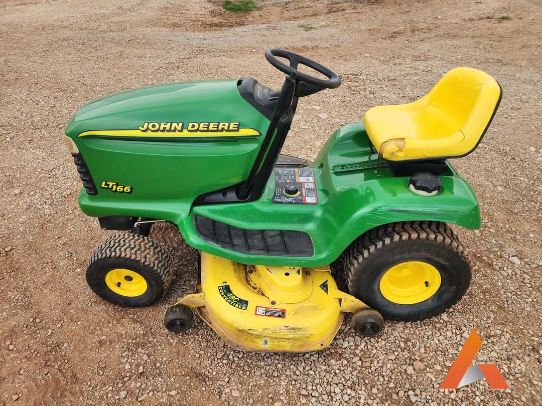 Image of John Deere LT166 Image 0