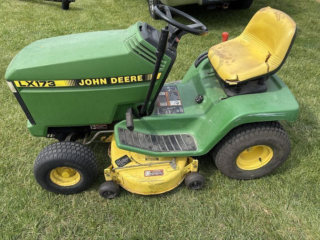 Image of John Deere LX173 Primary image