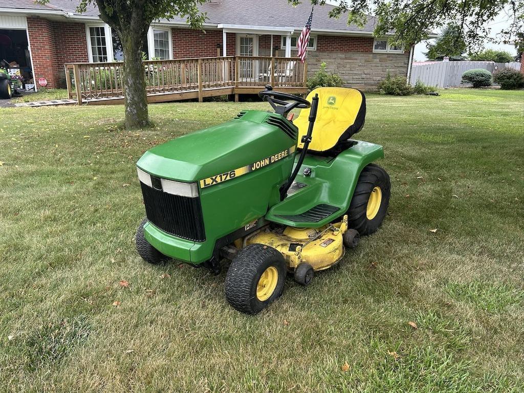 Image of John Deere LX176 Primary image