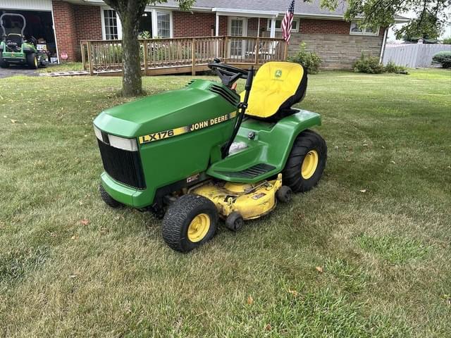 Image of John Deere LX176 equipment image 1
