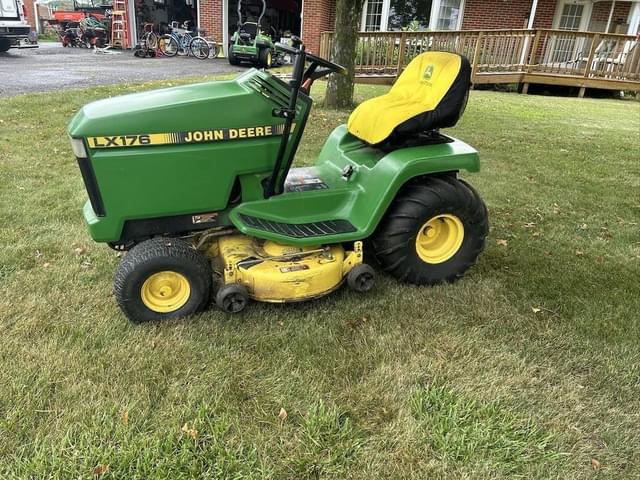 Image of John Deere LX176 equipment image 2