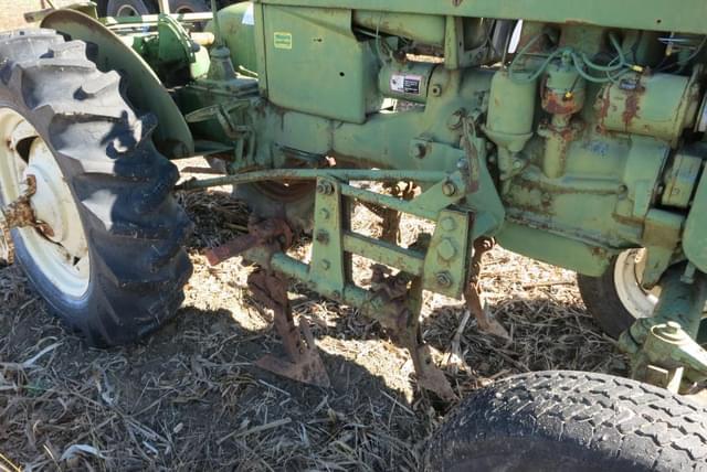 Image of John Deere M equipment image 4