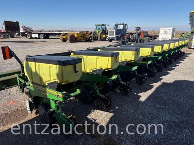 Image of John Deere MaxEmerge 2 equipment image 1