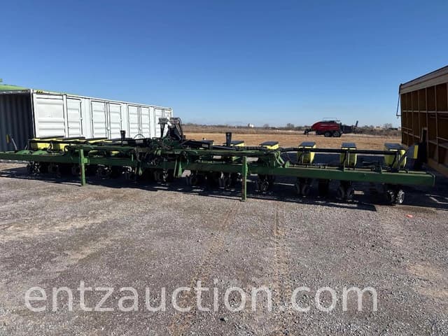 Image of John Deere MaxEmerge 2 equipment image 2