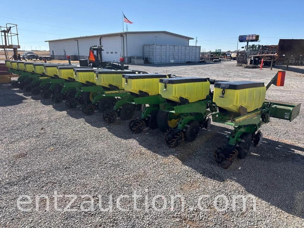 John Deere MaxEmerge 2 Equipment Image0