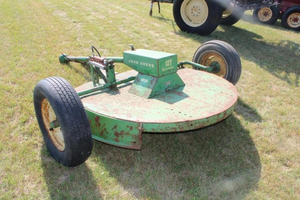John Deere 127 Equipment Image0