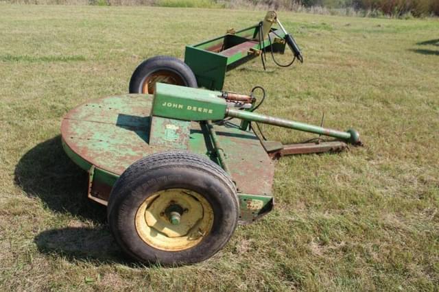Image of John Deere 127 equipment image 1