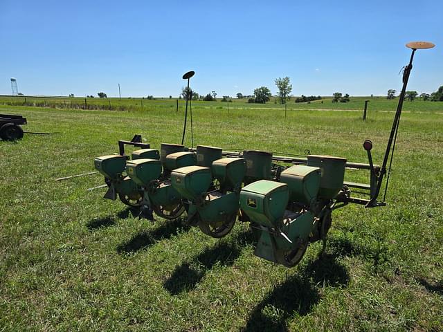 Image of John Deere 1240 equipment image 1