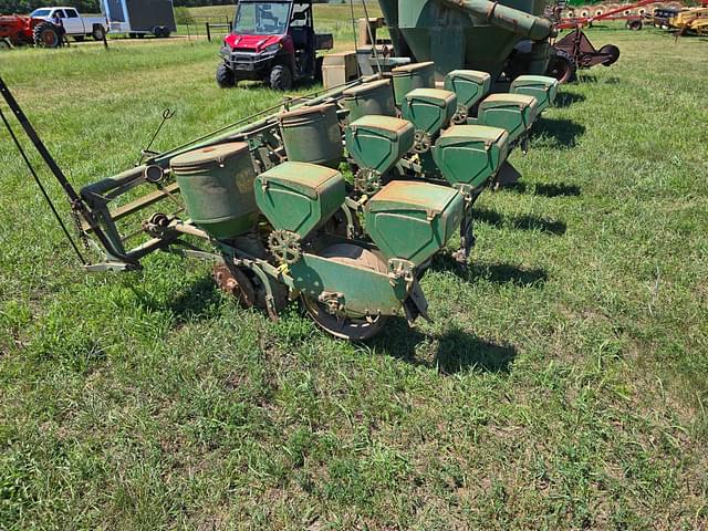 Image of John Deere 1240 equipment image 4