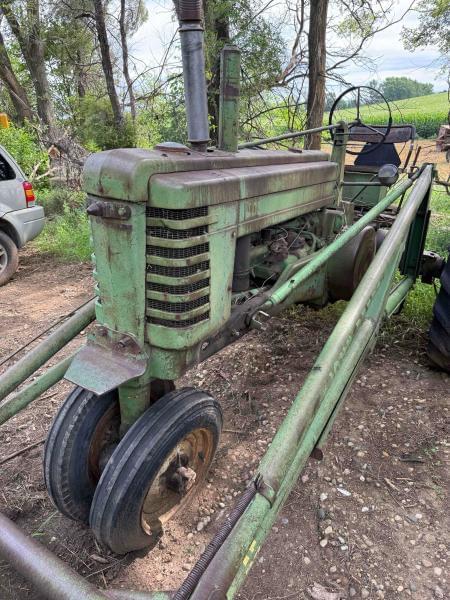 Image of John Deere B equipment image 4