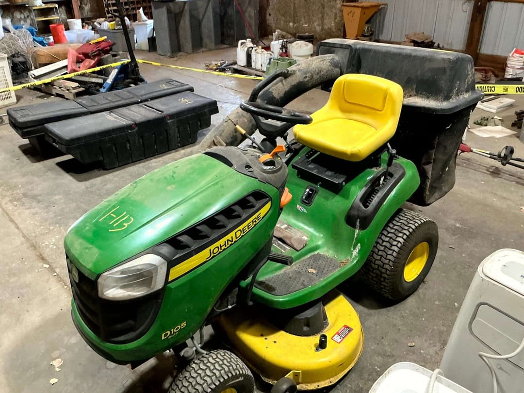 Image of John Deere D105 Image 0