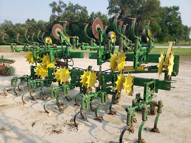 Image of John Deere RM equipment image 1