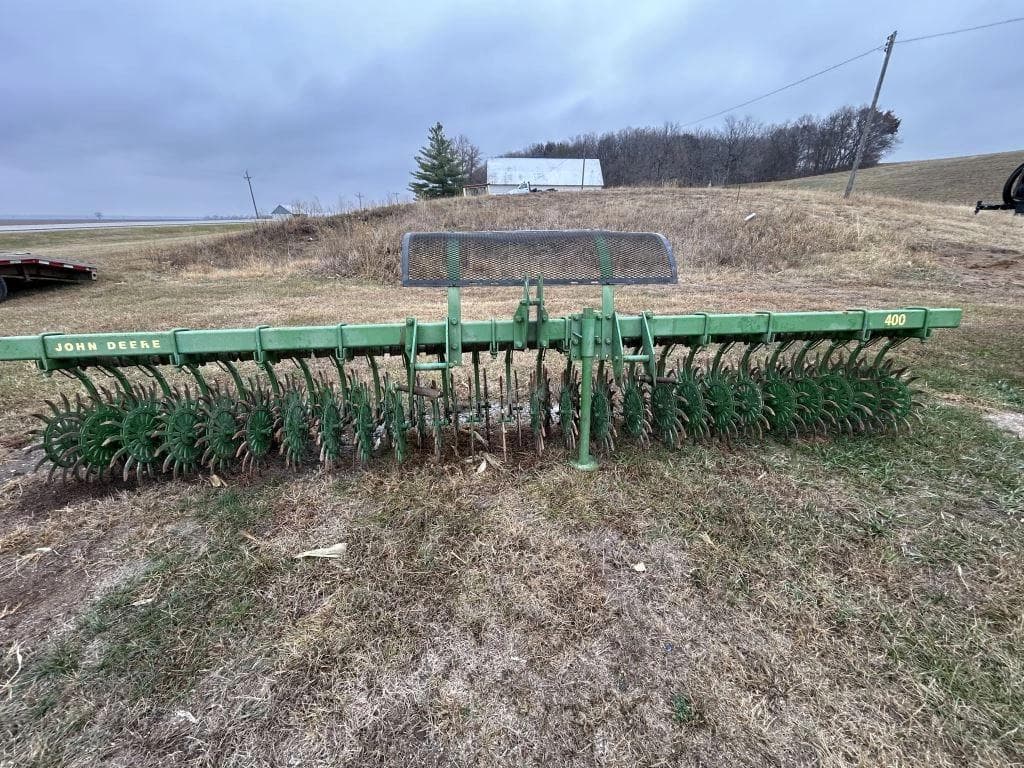 Image of John Deere 400 Image 0