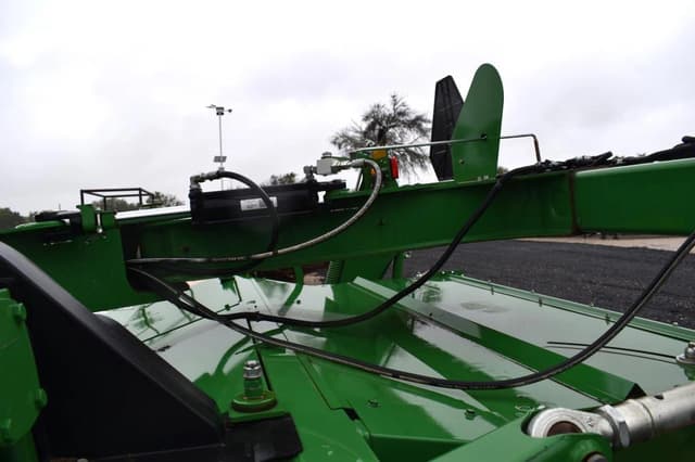 Image of John Deere S300 equipment image 4