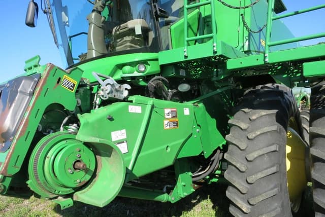 Image of John Deere S670 equipment image 4