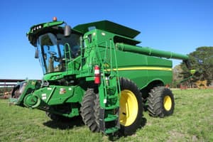 John Deere S670 Image