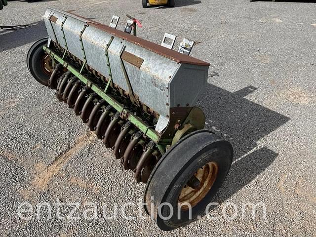 Image of John Deere B equipment image 2