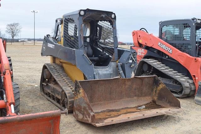 Image of John Deere 319E equipment image 3