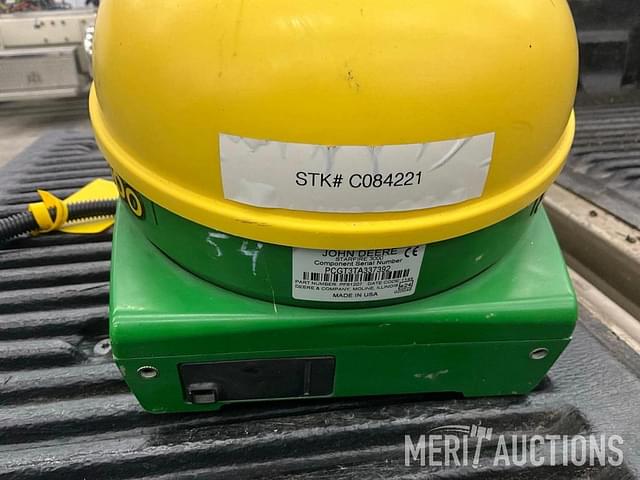 Image of John Deere StarFire 3000 equipment image 3