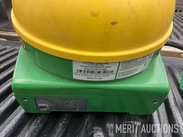 Image of John Deere StarFire 3000 equipment image 3