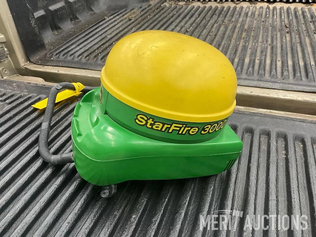 Image of John Deere StarFire 3000 Primary image