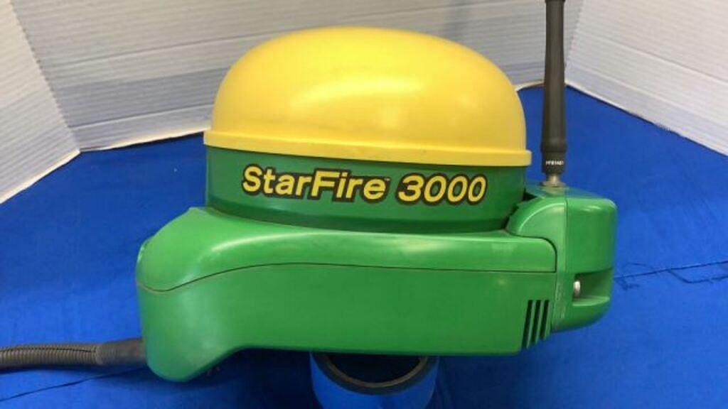 Image of John Deere StarFire 3000 Image 1