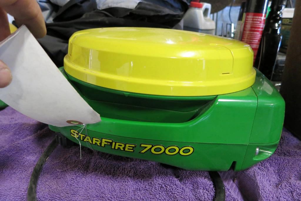 Image of John Deere StarFire 7000 Image 1