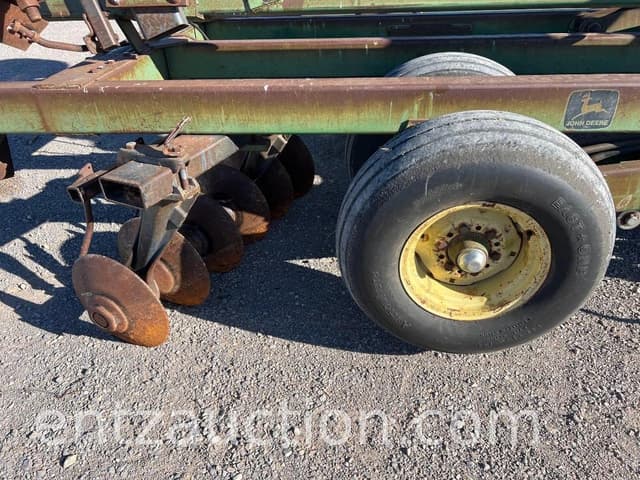 Image of John Deere T0335 equipment image 4