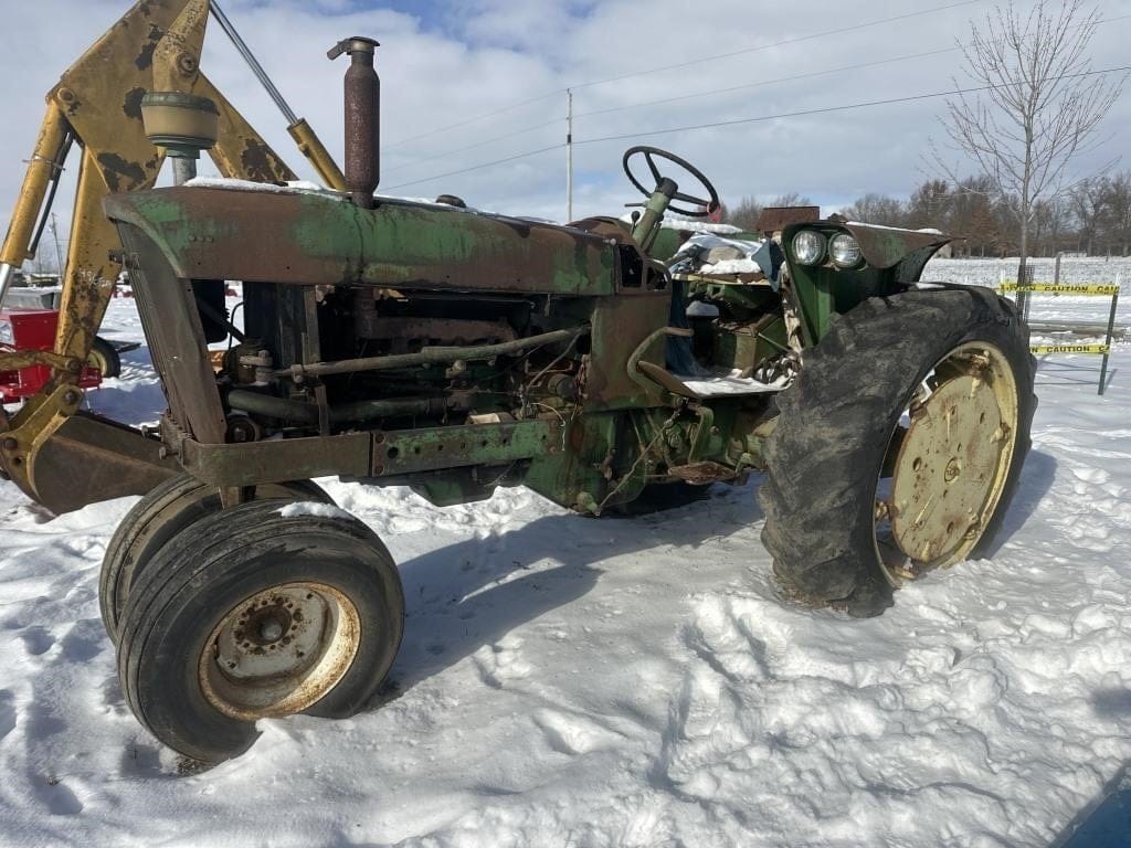 John Deere 2010 Equipment Image0