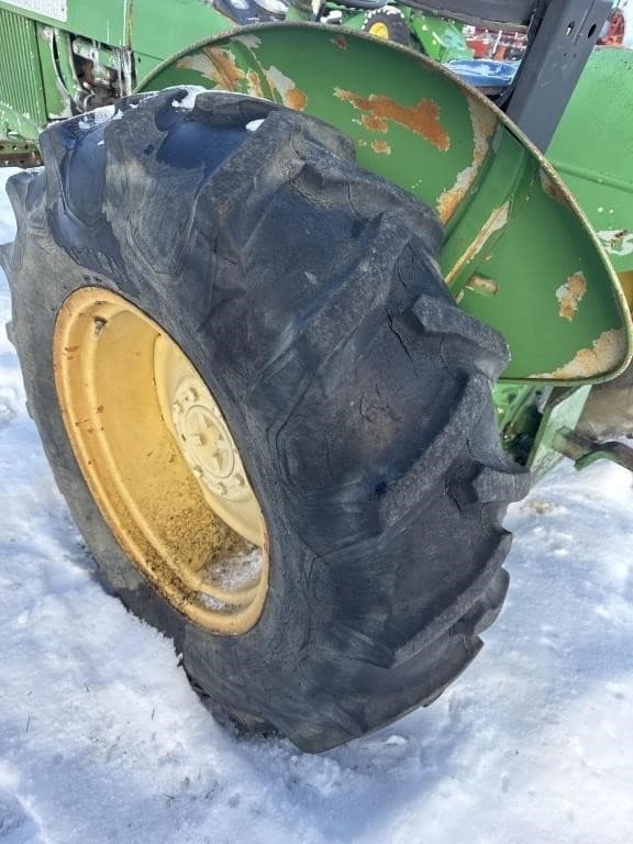 Image of John Deere 301 equipment image 4