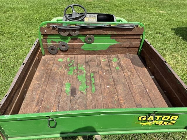 Image of John Deere Gator TS 4x2 equipment image 2