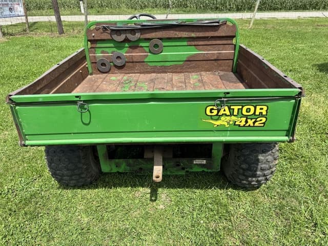 Image of John Deere Gator TS 4x2 equipment image 1