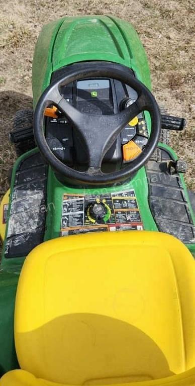 Image of John Deere X300 equipment image 4