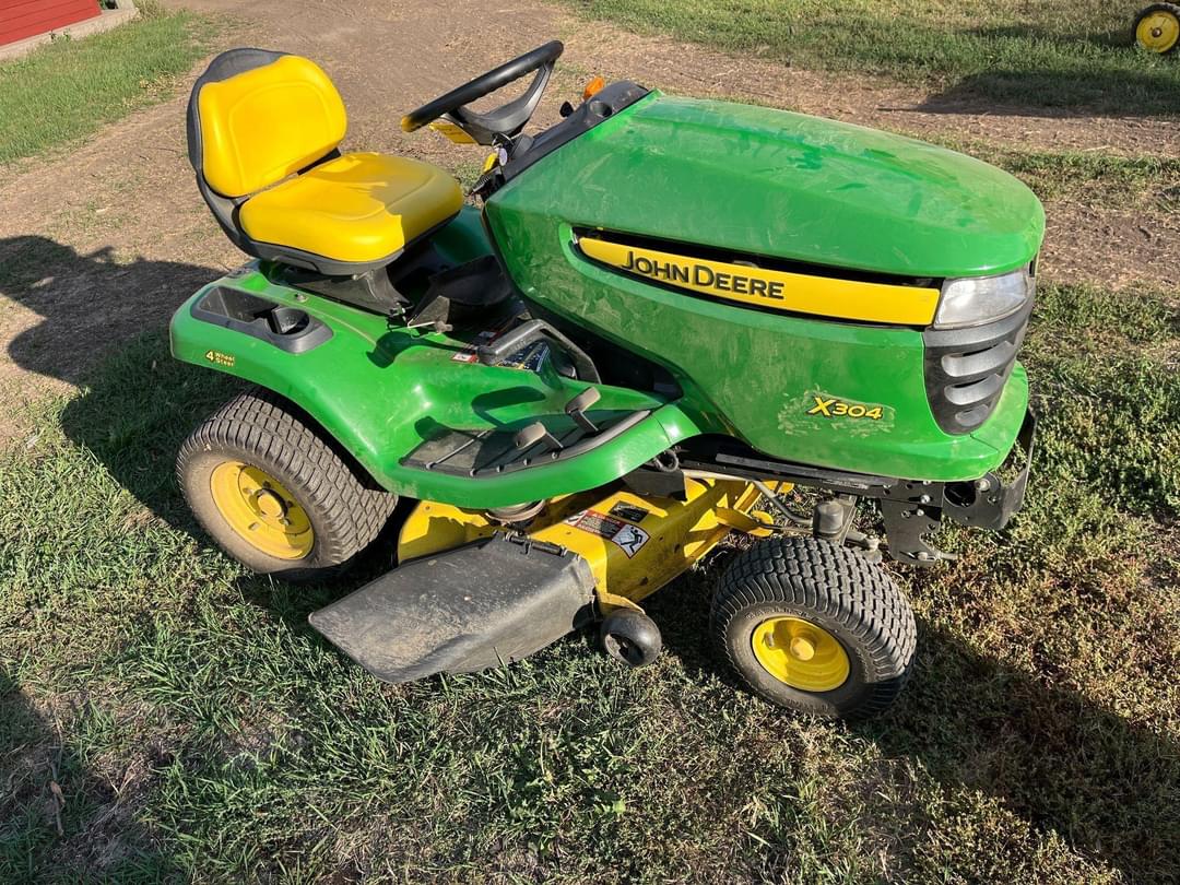 Image of John Deere X304 Primary image