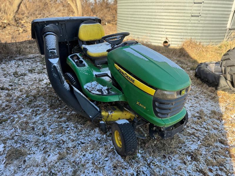 Image of John Deere X304 Image 1